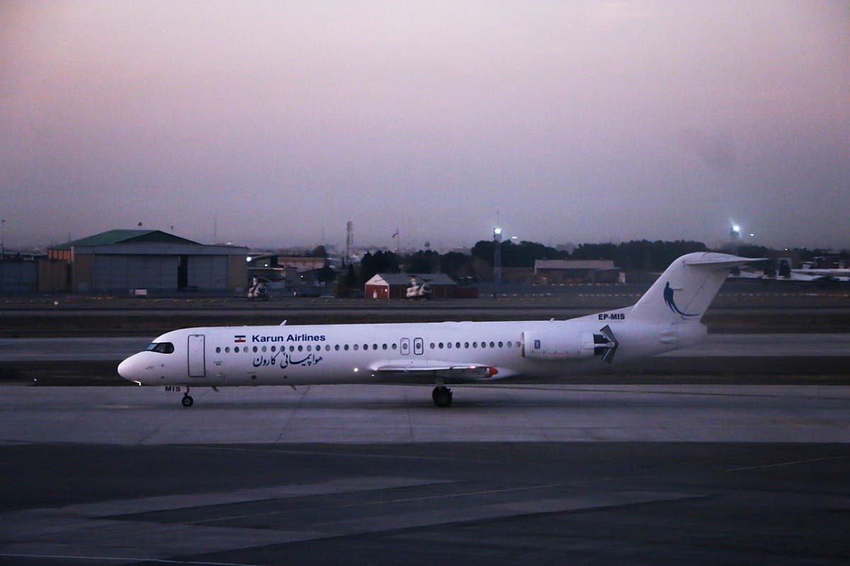 Karun Airlines Fokker 100 Returns After Smoke Entered The Cabin